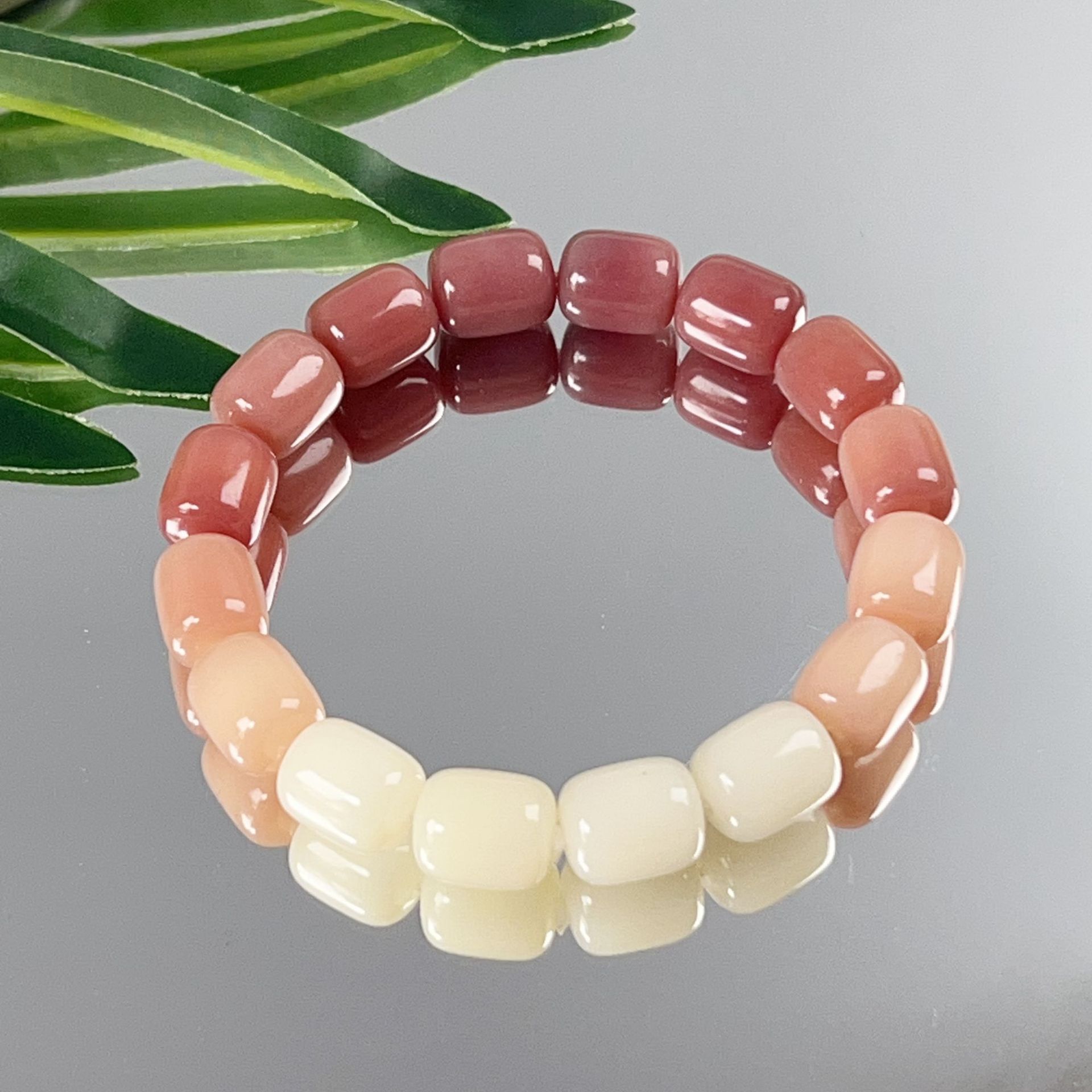 핑크 그라데이션 작은 떡