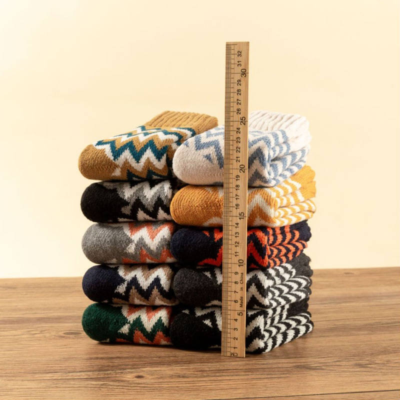 Amazon cross-border foreign trade socks men's winter thick warm wool socks solid color fleece-lined men's tube socks wholesale