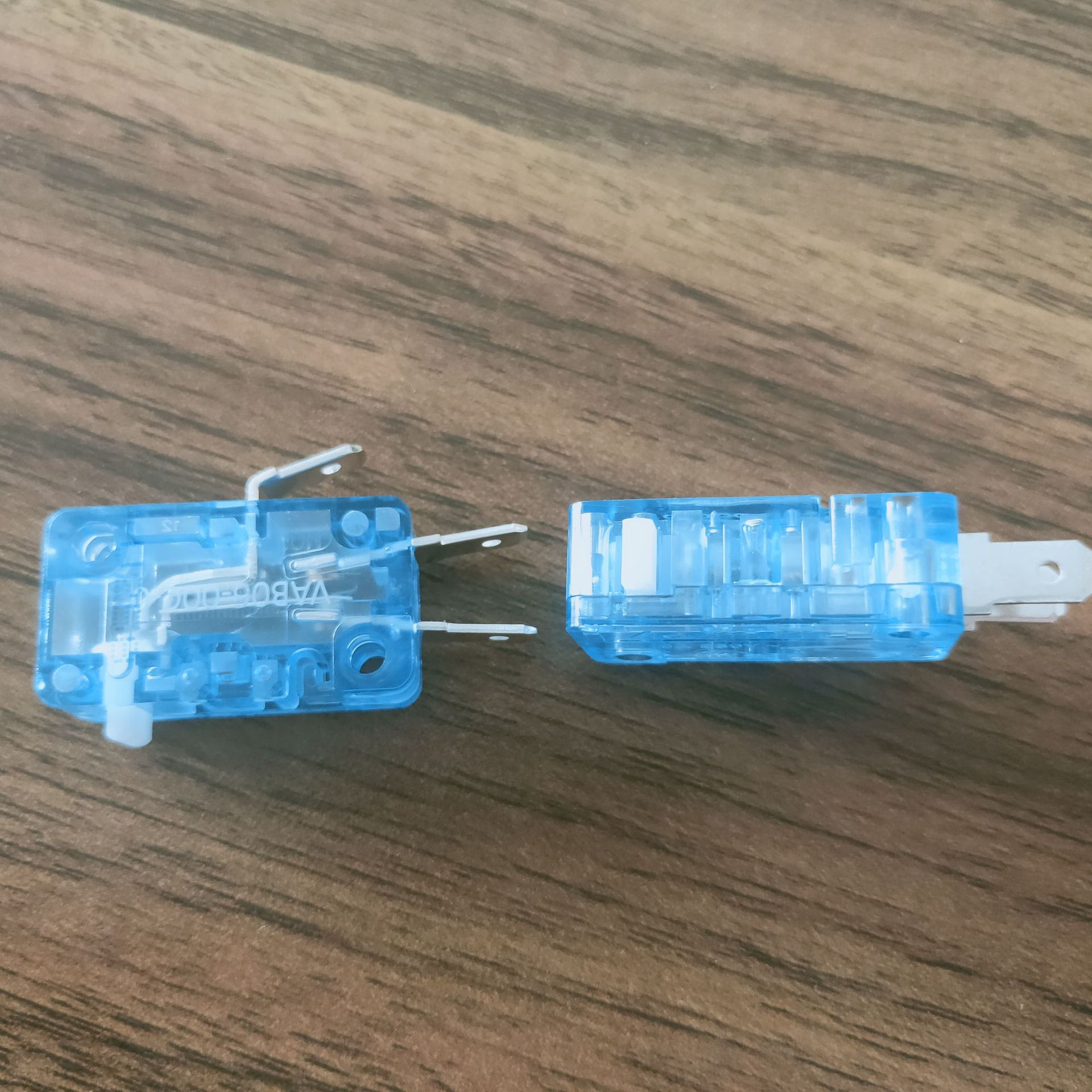 GCE7003022P0101辅助开关S2 闭锁电磁铁用辅助开关 VD4辅助开关S2