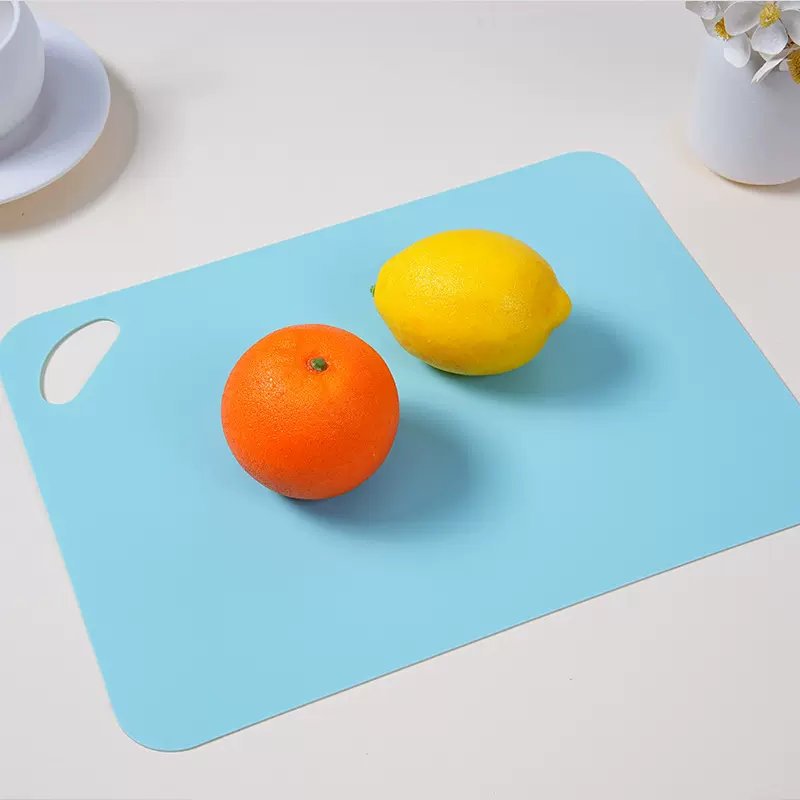跨境亚马逊纯色PP切菜板 塑料切水果案板防霉防滑厨房薄片案板lgo