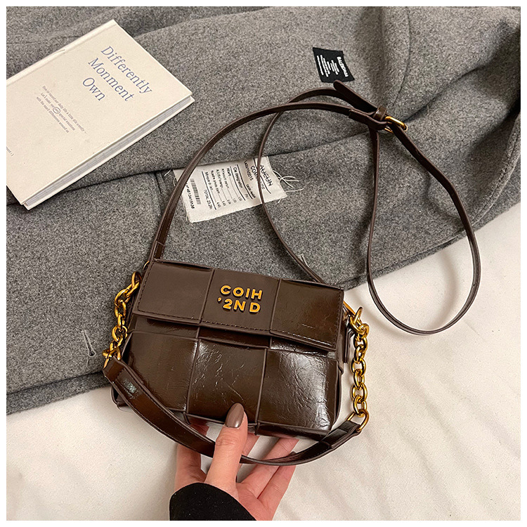 Bolso tejido de cuero de cera de aceite de alta calidad para mujer 2025 primavera nueva moda casual bandolera de moda de nicho