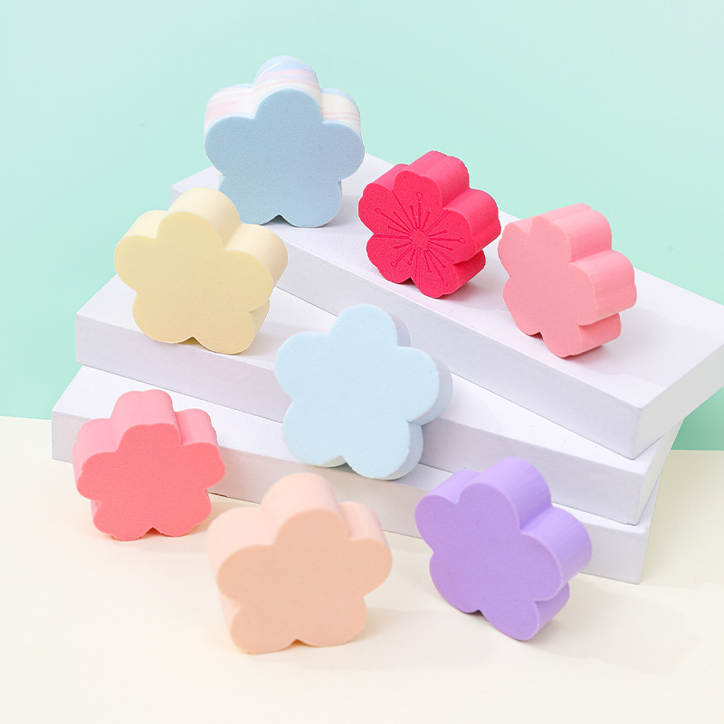 Pequeña flor de cerezo personalizada con polvo plano de forma especial, almohadilla de aire gruesa, no comer polvo, seco y húmedo, polvo de maquillaje, esponja