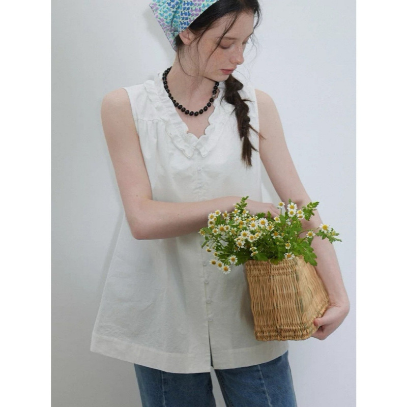 Loftchoose Design-Inspired V-Neck Lace Cotton Sleeveless Shirt for Women, New Summer Style, High-End Loose Top