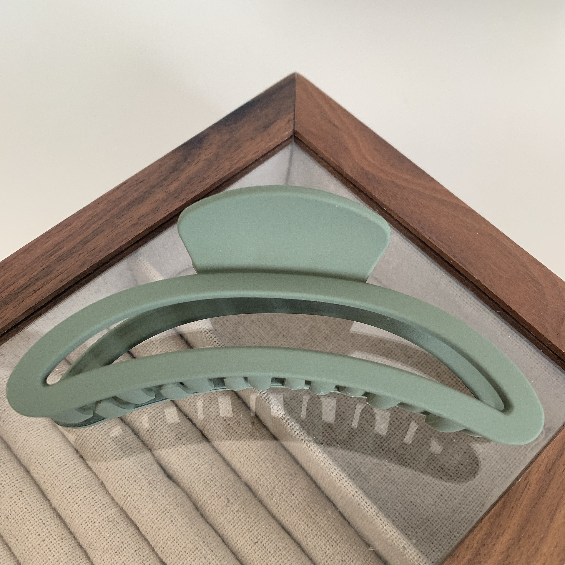 Suave Morandi color horquilla grande clip de tiburón Crescent esmerilado textura espalda Cabeza updo pelo clip accesorios para el cabello