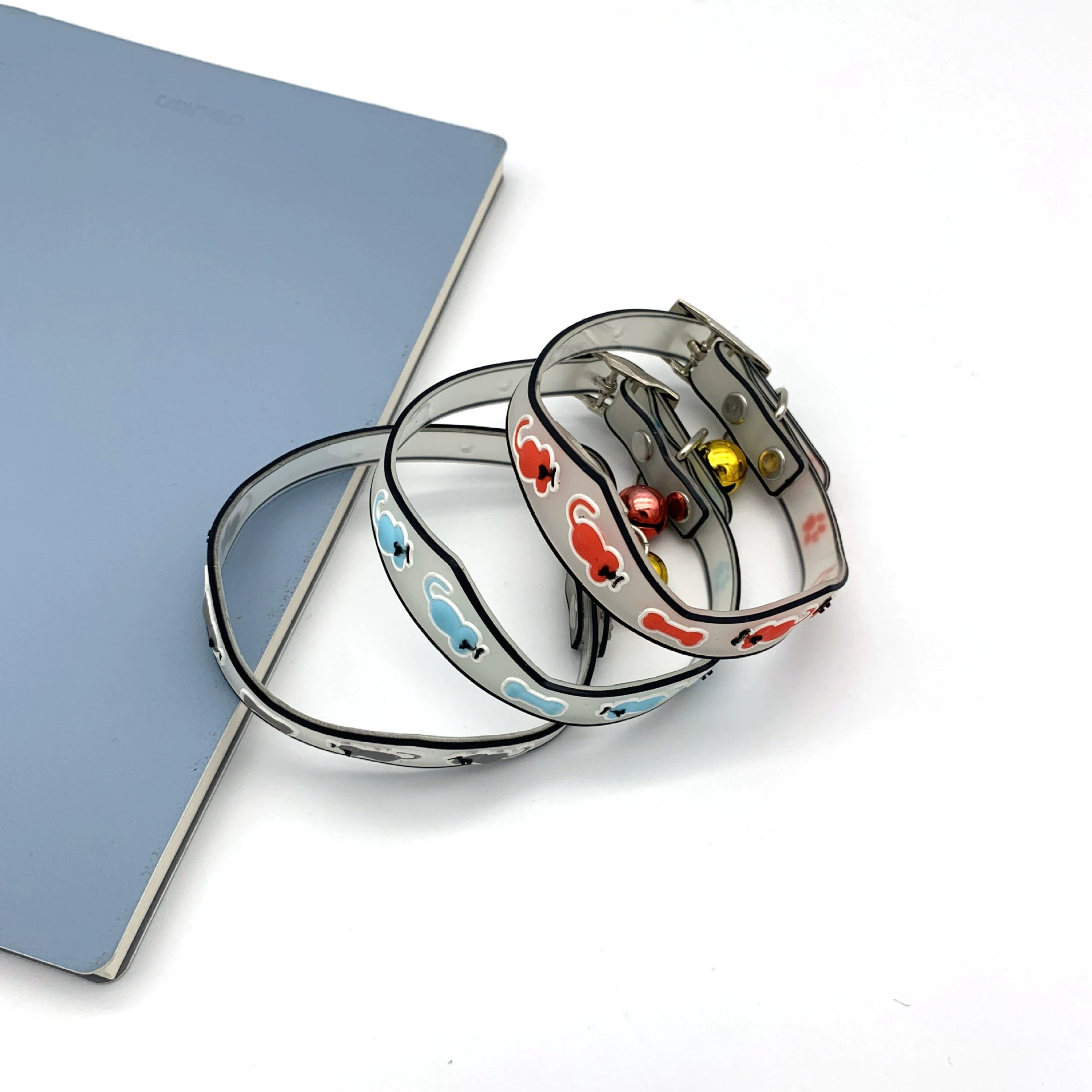 Новый флуоресцентный силиконовый ошейник для домашних животных, светящийся ошейник для кошек, милый ошейник для кошек, товары для домашних животных