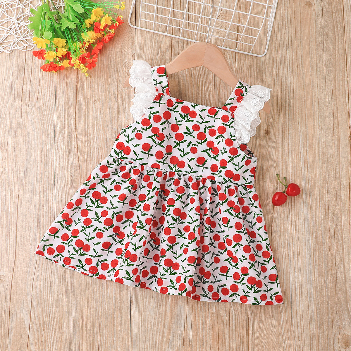 Little Girl Fashion Cherry Print Sleeveless Top and Shorts Suit TwoPiecepicture3