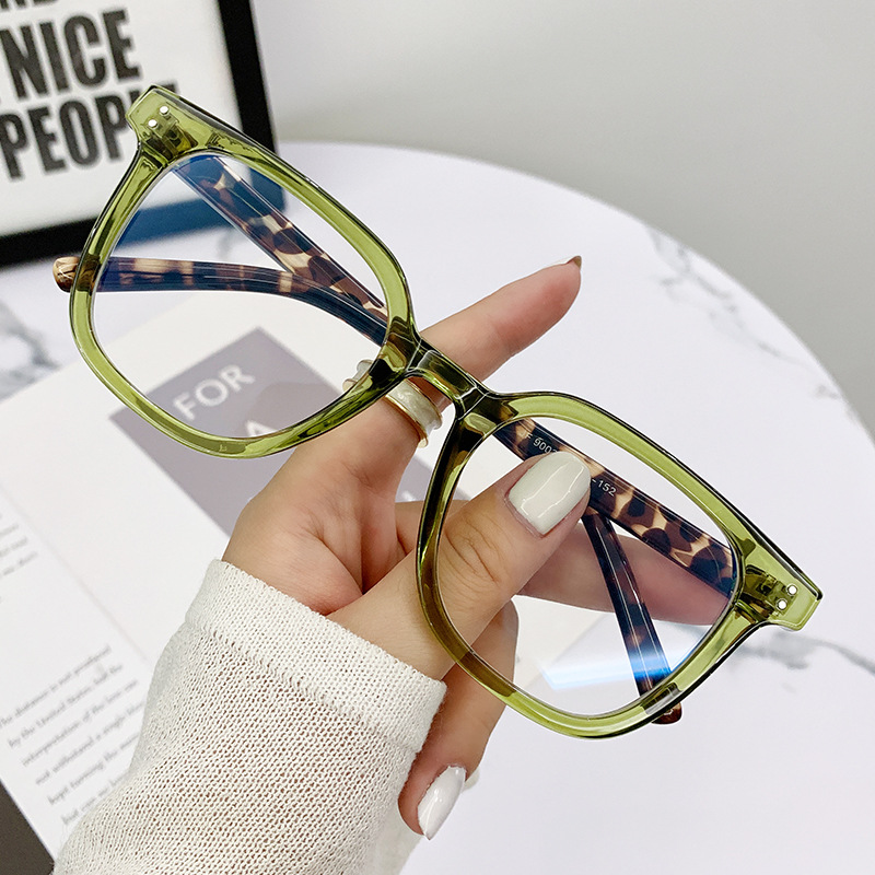 The new little red book of the same model myopia female Korean…