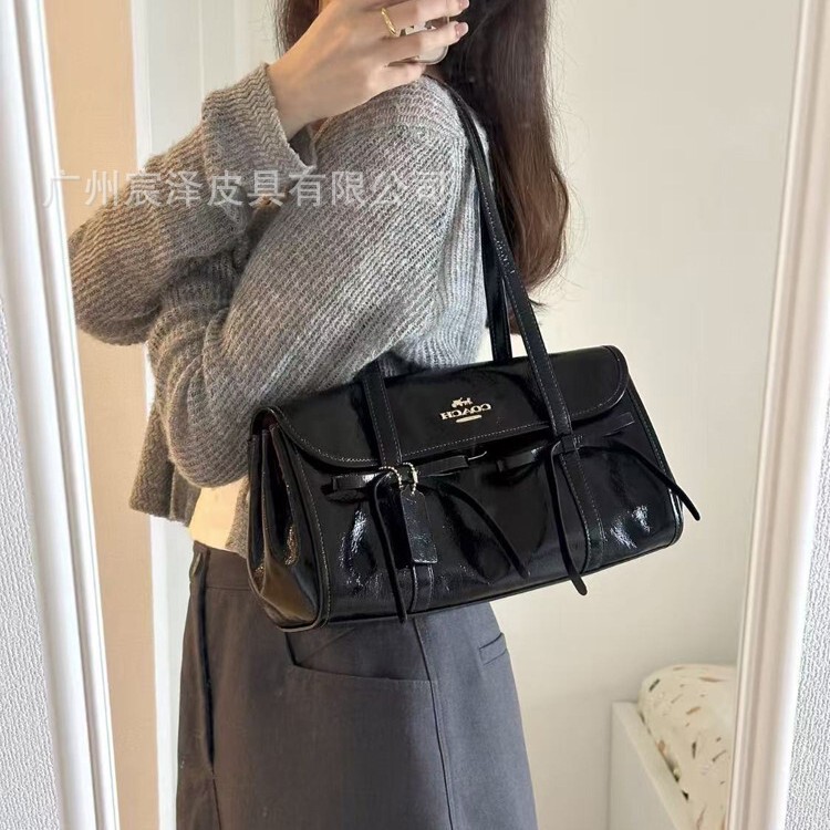 Coach's New C Brand Women's Bag Birdget Bowling Tote Bag Shoulder Underarm Bag Bowknot Baguette Bag Coach's New C Brand Women's Bag Birdget Bowling Tote Bag Shoulder Underarm Bag Bowknot Baguette Bag