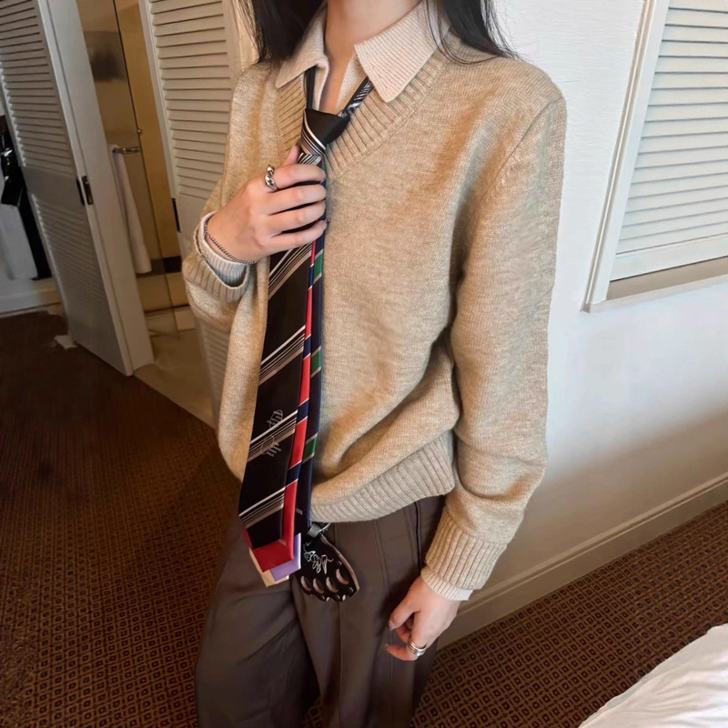 Cross-Border Autumn and Winter Vacation Two-Piece V-Neck Polo Sweater with an Old Money Style Knit Cardigan for Men and Women, Fashionable and Export-Grade