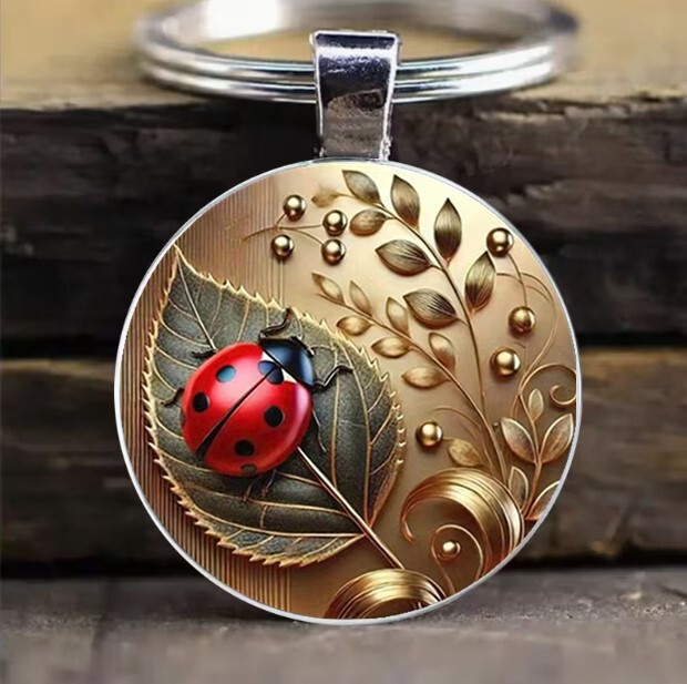 Cross-Border New Product Accessories: Seven-Star Ladybug Pattern Round Glass Keychain, Car and Bag Decoration, Creative Gift Cross-Border New Product Accessories: Seven-Star Ladybug Pattern Round Glass Keychain, Car and Bag Decoration, Creative Gift