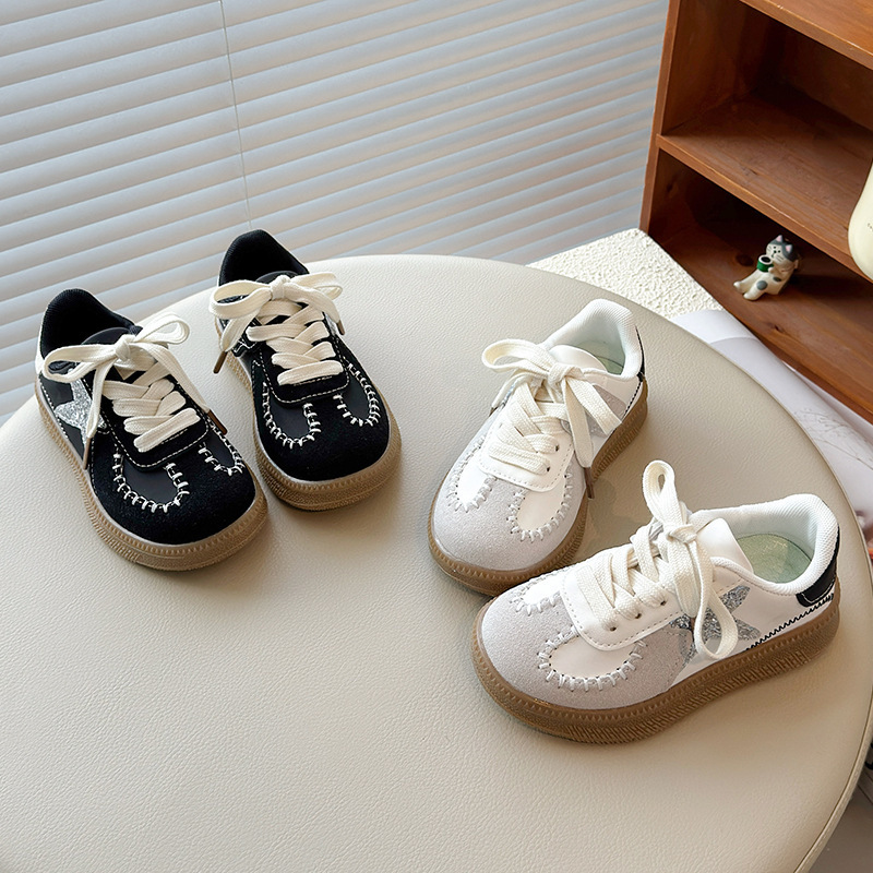 Spring children's German training shoes for boys, 2026 new model, girls' trendy shoes, Korean version sequin star white sneakers, fashionable sports shoes Spring children's German training shoes for boys, 2026 new model, girls' trendy shoes, Korean version sequin star white sneakers, fashionable sports shoes
