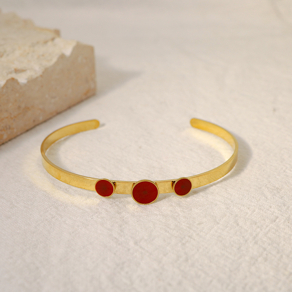 Oferta especial experiencia europea y americana joyería de acero titanio vacío galvanoplastia no decoloración no alérgica joyería pendientes collar fábrica al por mayor