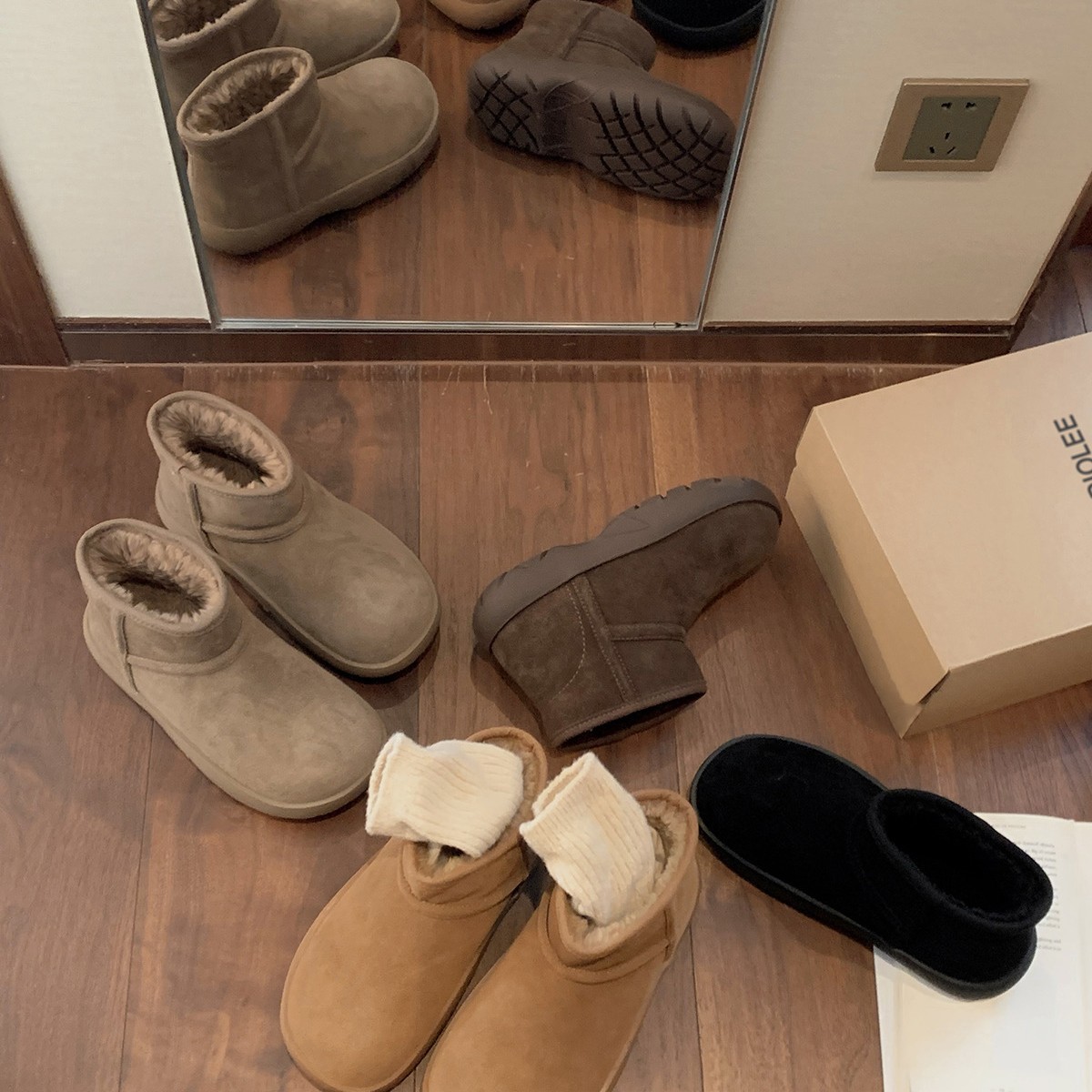 Stivali da neve invernali da donna con fodera in pelliccia sintetica, suola in gomma spessa, punta rotonda e design basso per un comfort casual e caldo. Stivali invernali corti e profondi._voghion.com