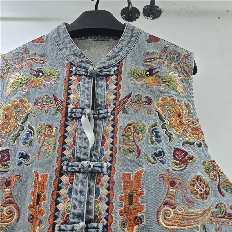 Coreano chic industria pesada sensación nacional bordado chaleco de vaqueros mujer 2026 primavera y verano nuevo elegante retro chaleco sin mangas image 3