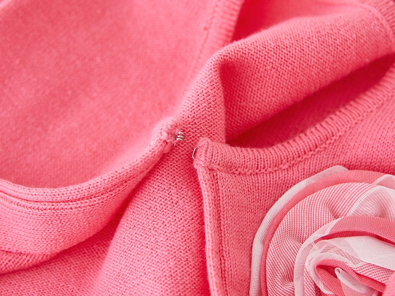 Cardigan en tricot à dentelle florale pour filles et mères – Pull en coton doux pour le printemps et l'automne pour tout-petits et enfants (3-8 ans, 100-140 cm) – Bleu marine et rose_voghion.com