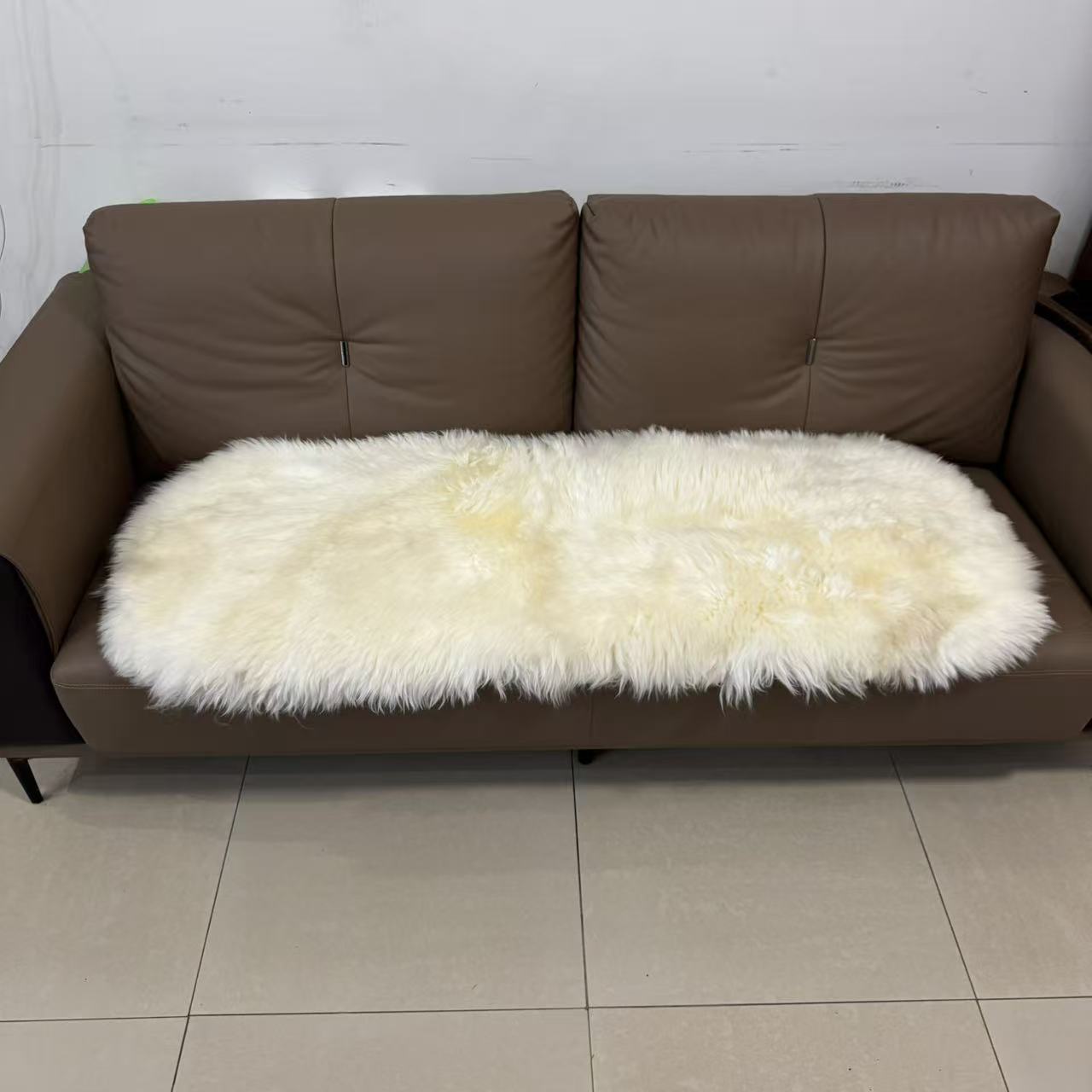 Sheepskin wool integrated car seat cushion, winter thickened real wool three-piece set, long wool warm car fur seat cushion