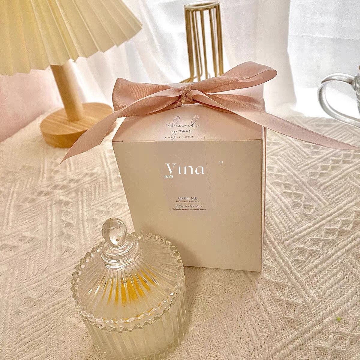 Bougie parfumée Daisy Ins, cadeau d'anniversaire haut de gamme pour une chambre fraîche et élégante_voghion.com