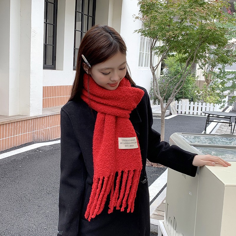 Demi-season scarf with tassels