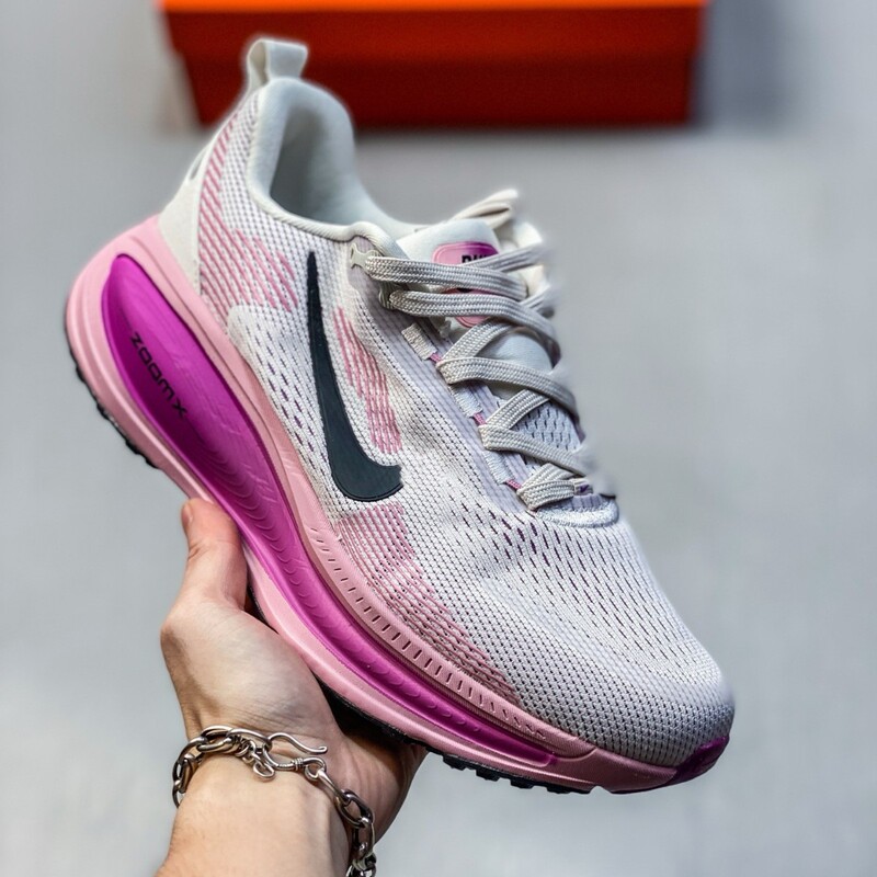 New 18 Men's and Women's Lightweight and Comfortable Road Running Shoes Thick Foam Cushioning Rebound Breathable Men's Shoes Casual Running Shoes