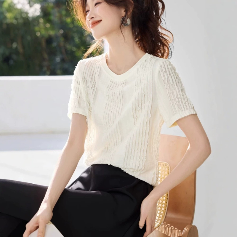 Jacquard Romantic and Elegant Short-Sleeved T-Shirt for Women 2026 Summer New Design Niche Round Neck Textured Loose Top Jacquard Romantic and Elegant Short-Sleeved T-Shirt for Women 2026 Summer New Design Niche Round Neck Textured Loose Top