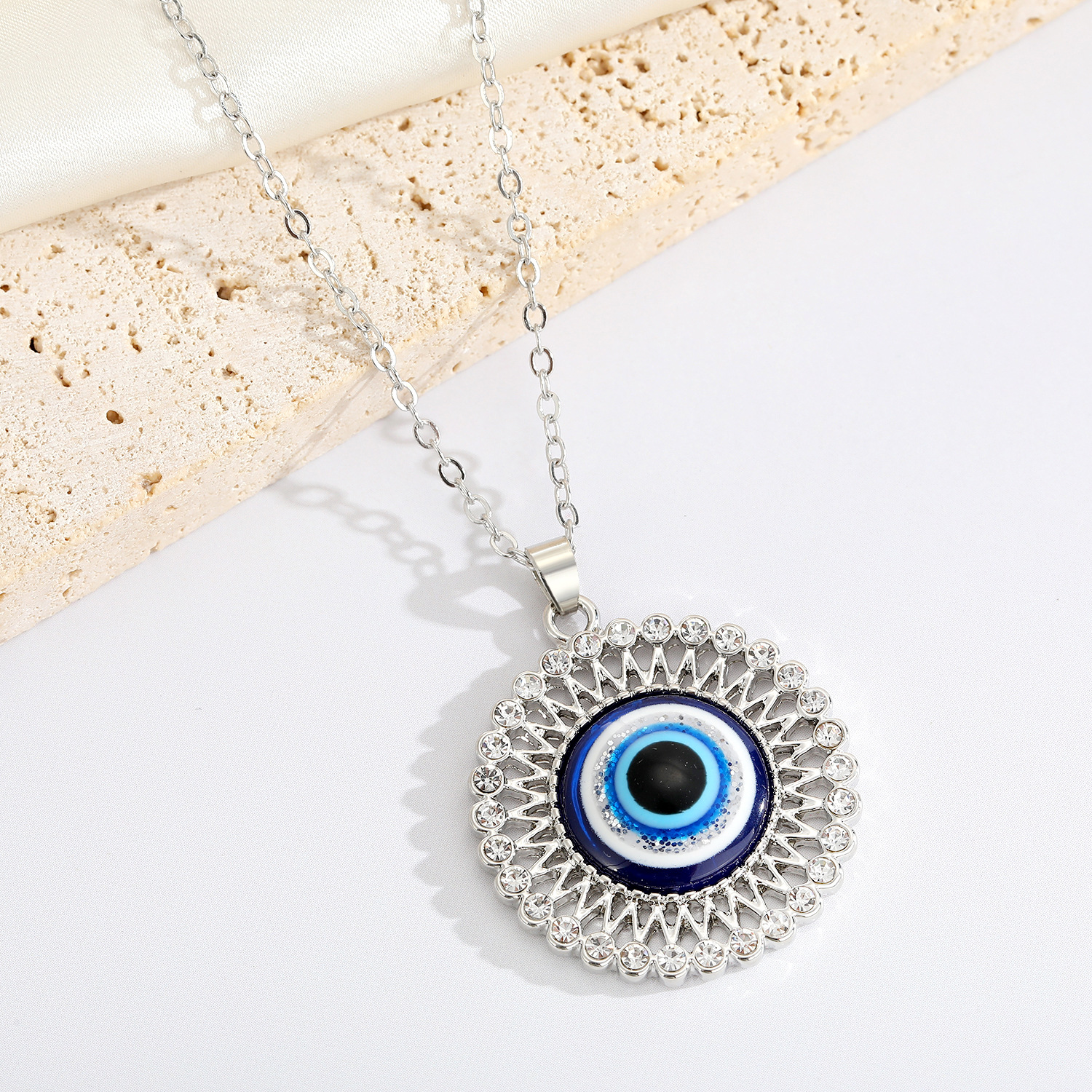 New Devil's Eye Necklace Point Rhinestone Flower Turkey Eye Necklace Pendant Foreign Trade Jewelry display picture 4