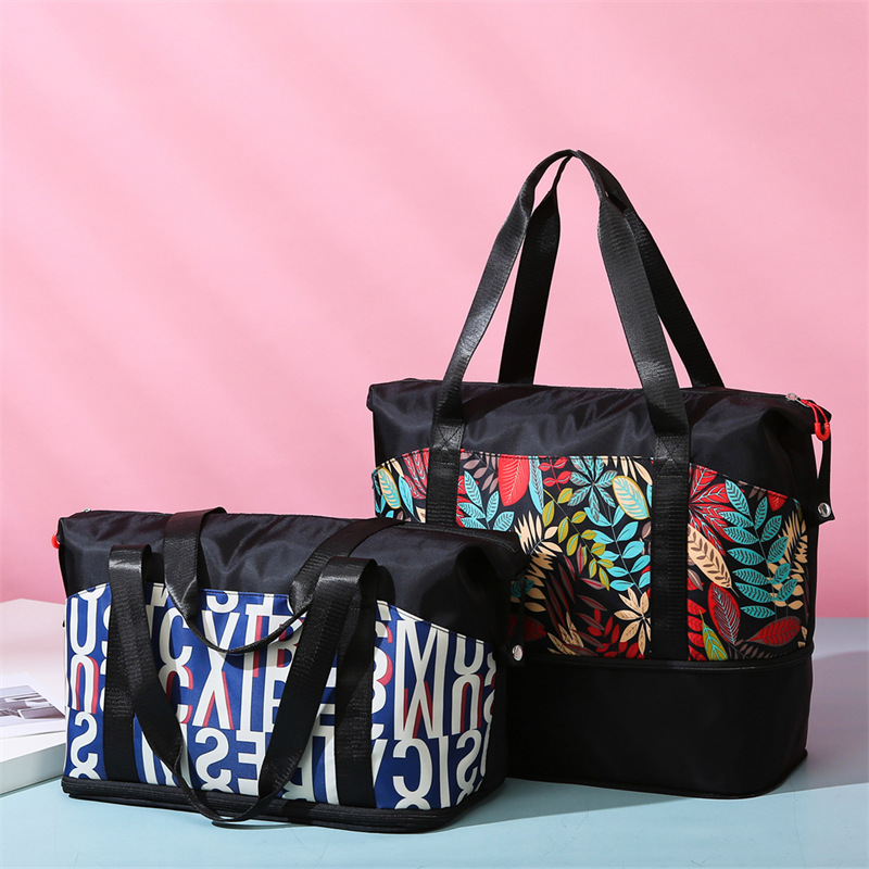 Sports capacious sports bag to go out wet and dry separation