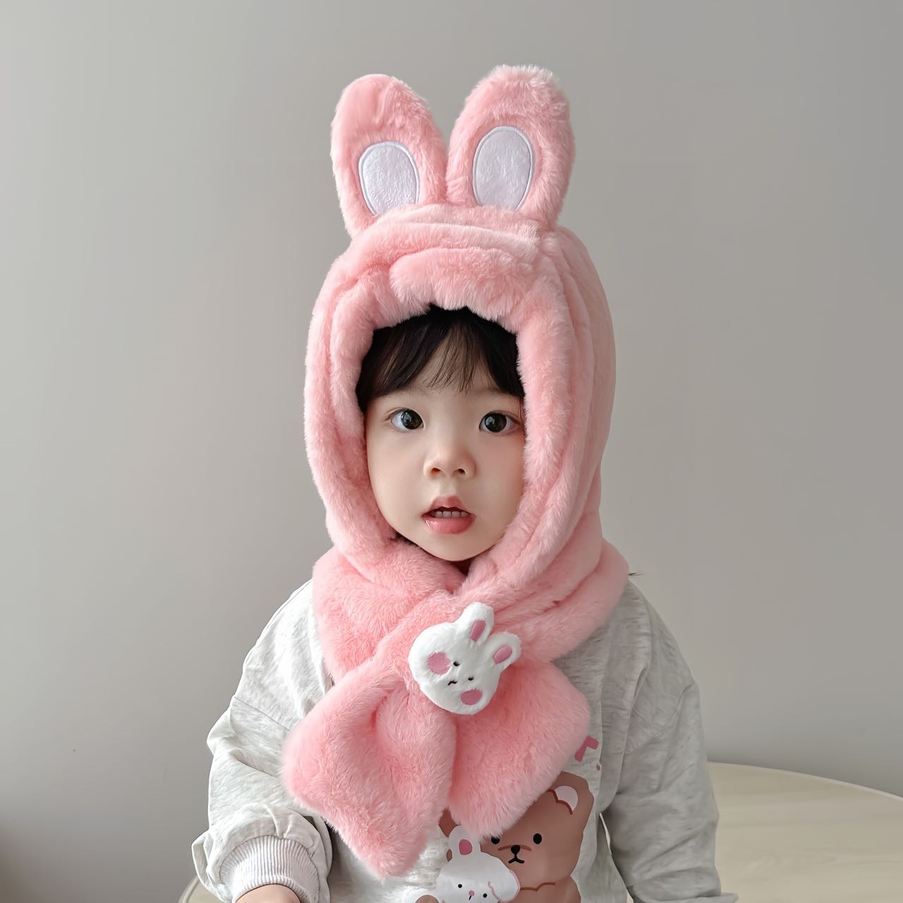 작은 흰 토끼 핑크