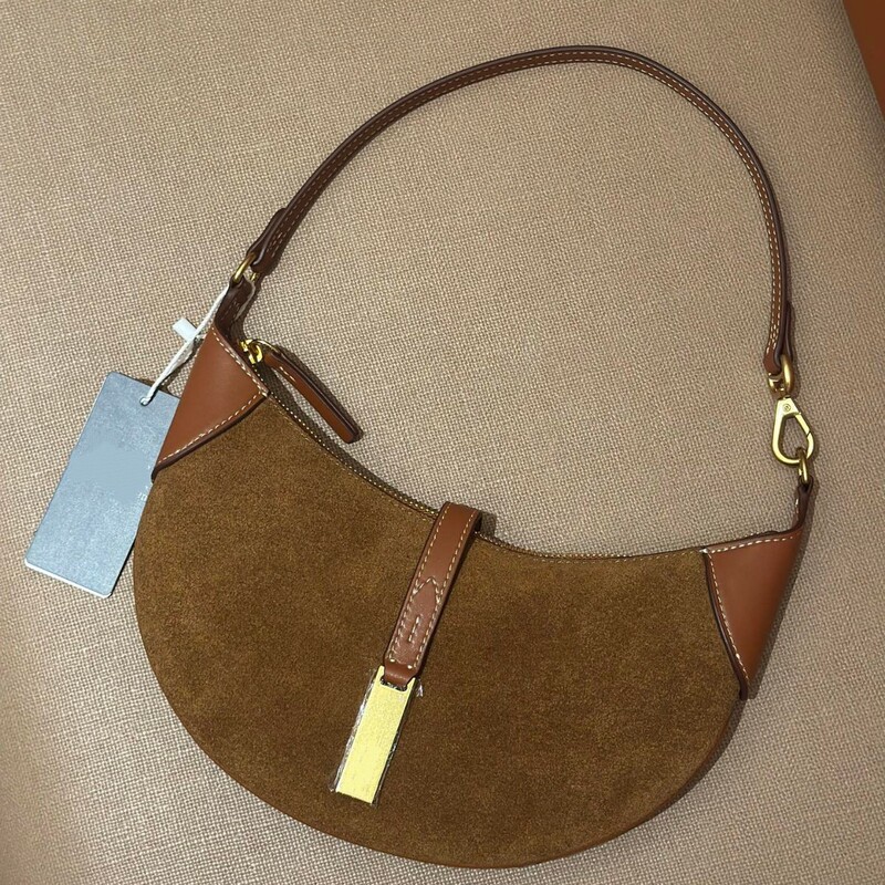 Authentic replica of the Raffaeleto frosted leather saddle bag, same style as the one worn by Jung Soo-jeong, polo croissant bag, high-end underarm bag Authentic replica of the Raffaeleto frosted leather saddle bag, same style as the one worn by Jung Soo-jeong, polo croissant bag, high-end underarm bag