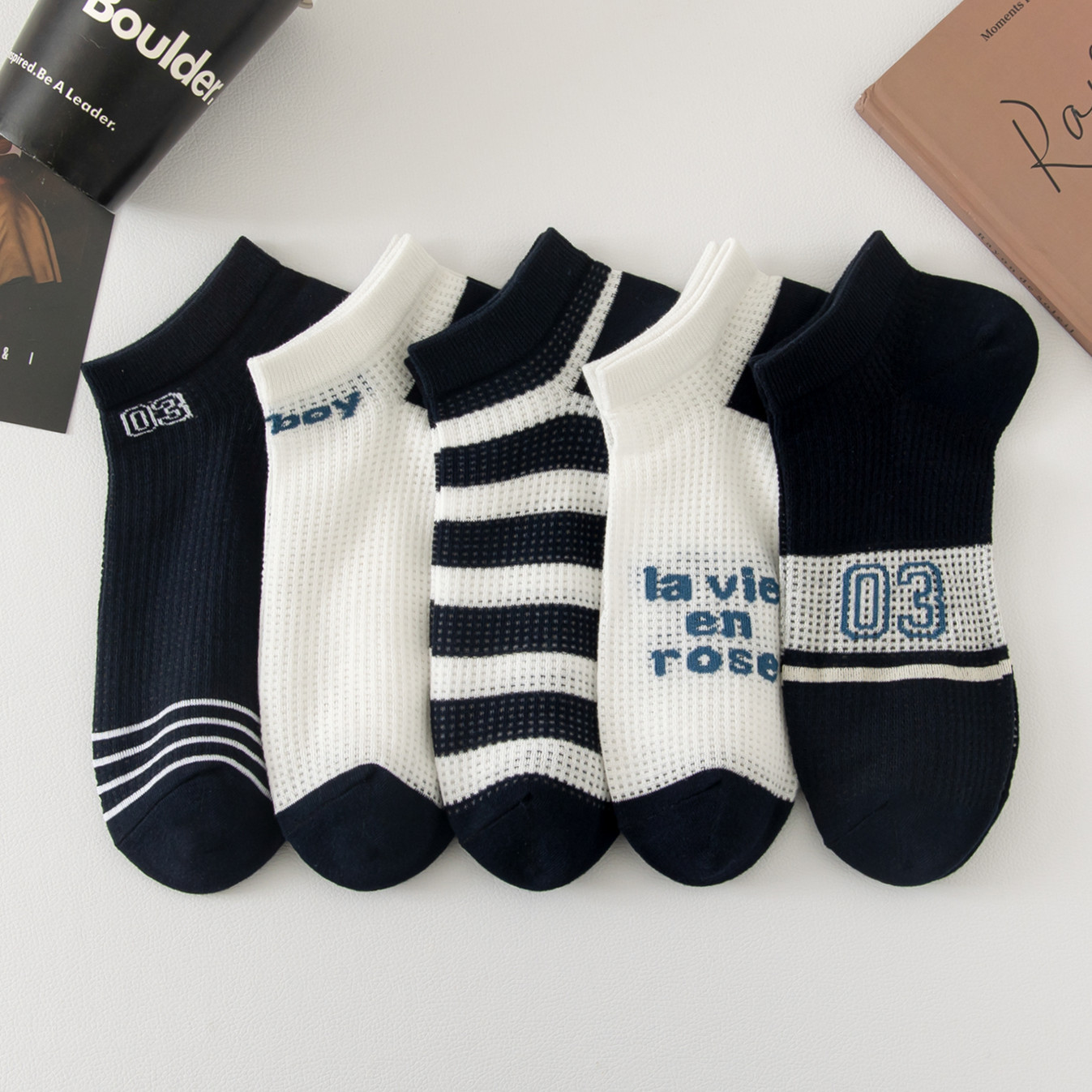 Calcetines de todo fósforo, absorbentes de sudor, transpirables, calcetines de algodón simples para hombres, calcetines deportivos para hombres, calcetines de red en blanco y negro de color sólido deportivo