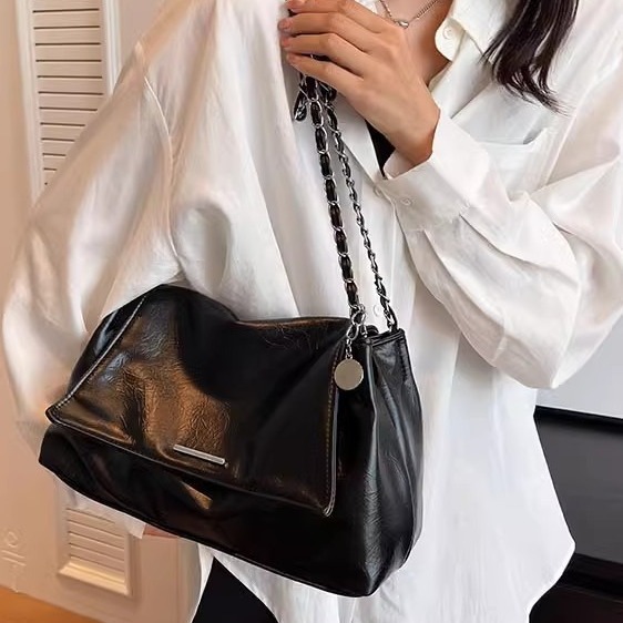 Large Capacity Underarm Bag For Women 2026 Autumn/Winter New Arrival Textured French Niche Tote Bag Fashion Single Shoulder Crossbody Bag - Thumbnail 2