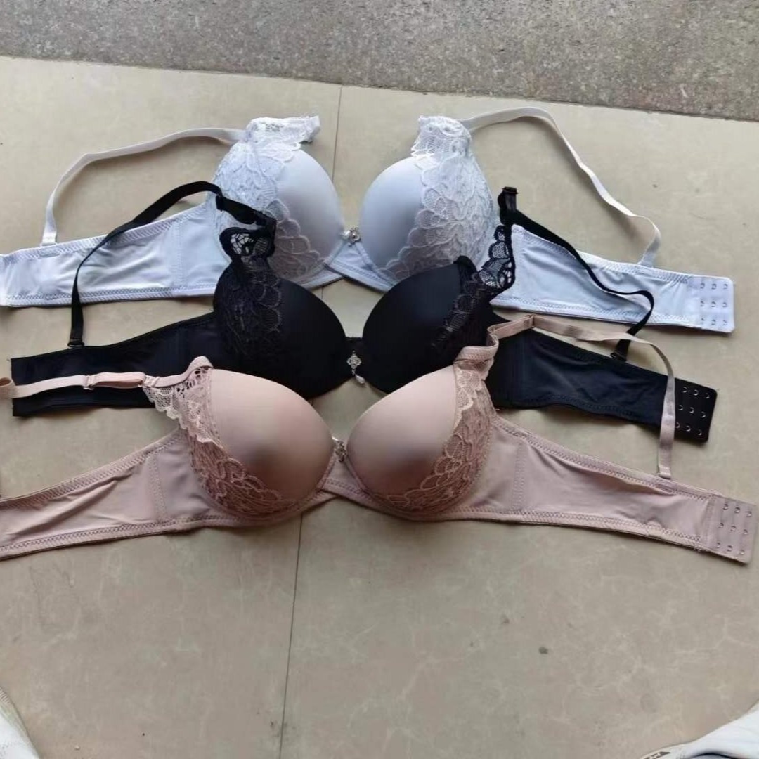 Comercio exterior nueva ropa interior de mujer soltera extranjera europea y americana sujetador de encaje cómodo con anillo de acero sujetador de esponja gruesa fábrica al por mayor