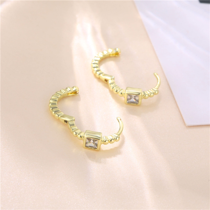 Simple Small Square Zircon Copper Plated Earrings Wholesale Nihaojewelry display picture 5