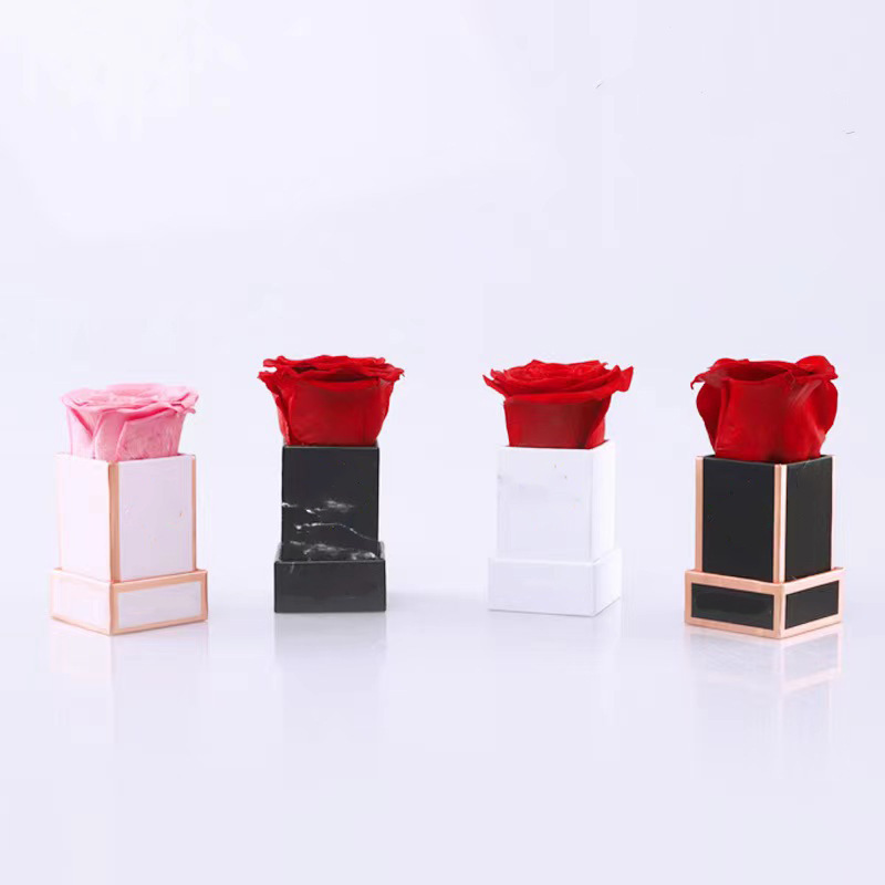 사각 상자 단일 꽃