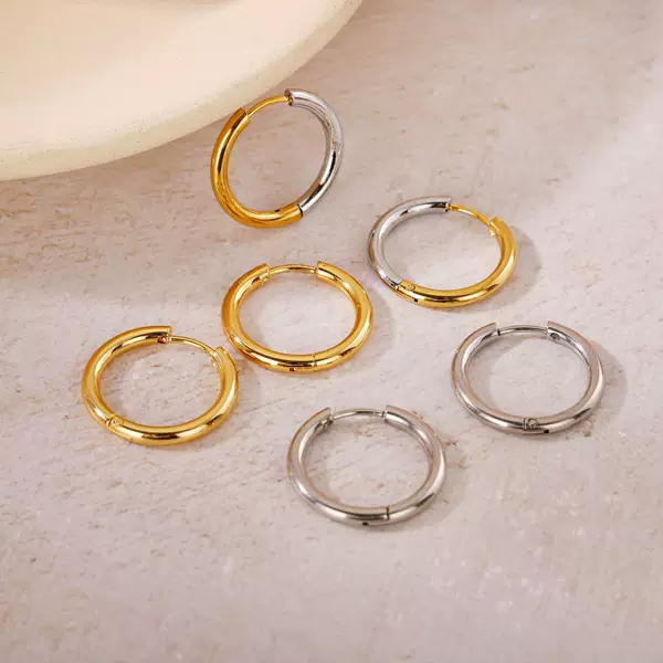 Popular Foreign Trade Item: Simple Titanium Steel Hoop Earrings with Classic Plain Hoop Design, Versatile for Commuting, Factory Ready Stock for Mixed Batch Sales