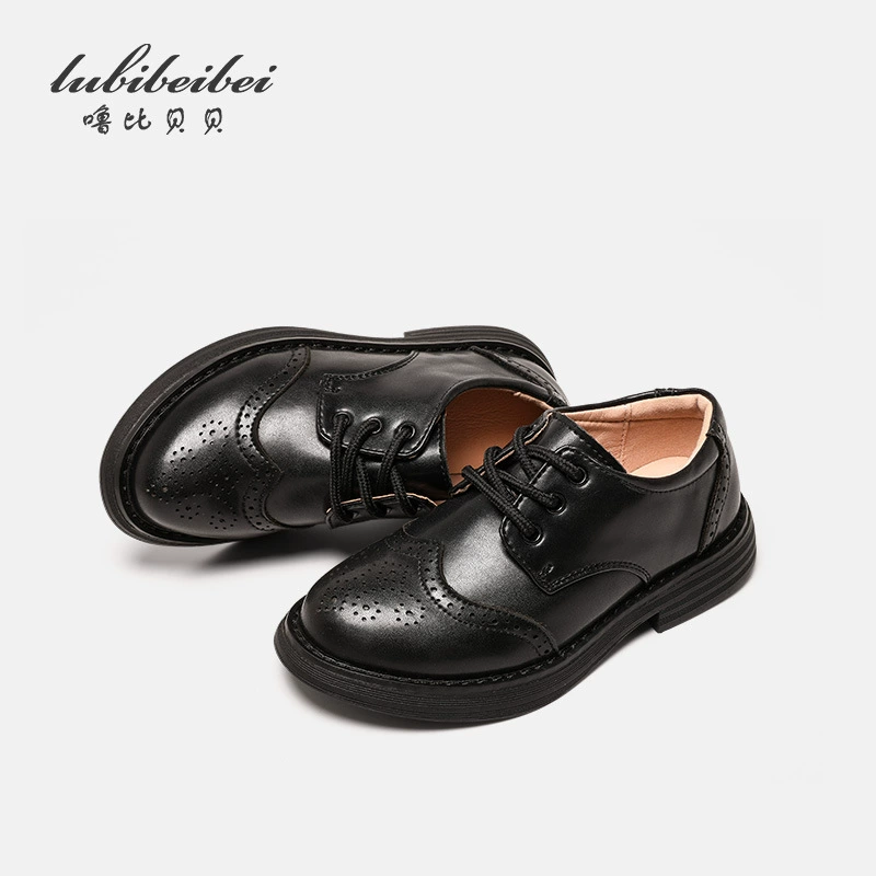 Черные кожаные туфли для мальчиков на весну и осень 2024 года, новые туфли для выступлений в британском стиле для детей и студентов маленького и среднего размера, детские туфли на маленькой плоской подошве.