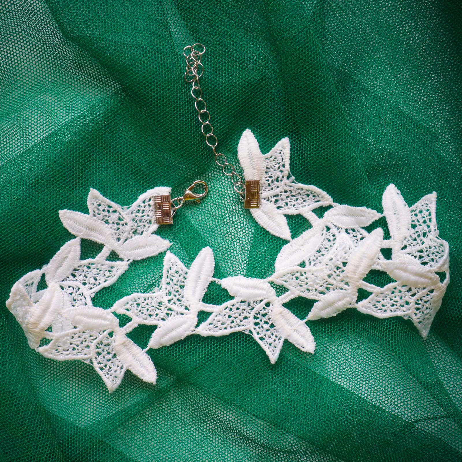 Чокер-ожерелье, белое кружево с цепочкой из сплава, 30 см + 7 см удлинитель, простой элегантный
