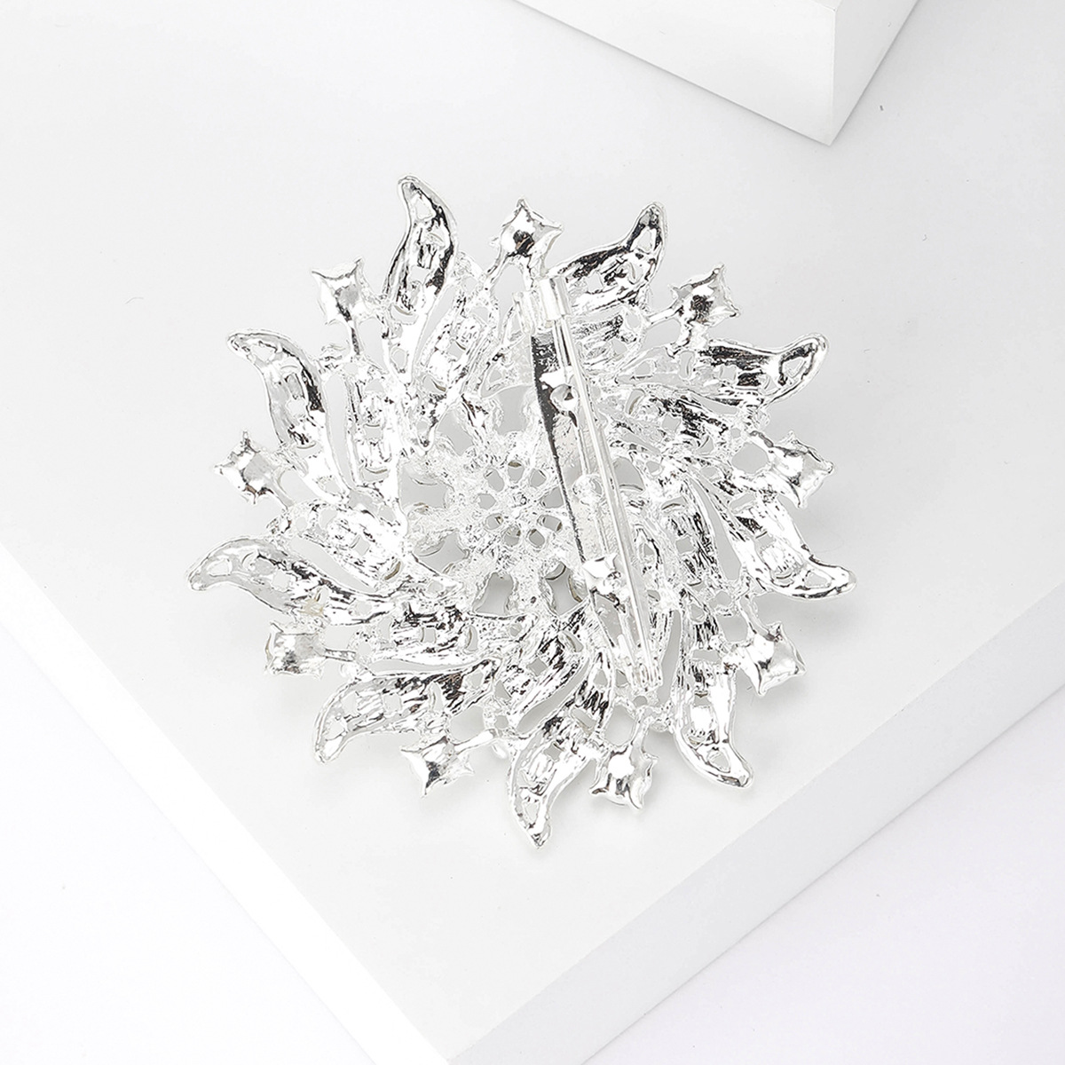 Nuova spilla di strass alla moda retrò, spilla per vestiti versatile di alta qualità fissa i vestiti_voghion.com