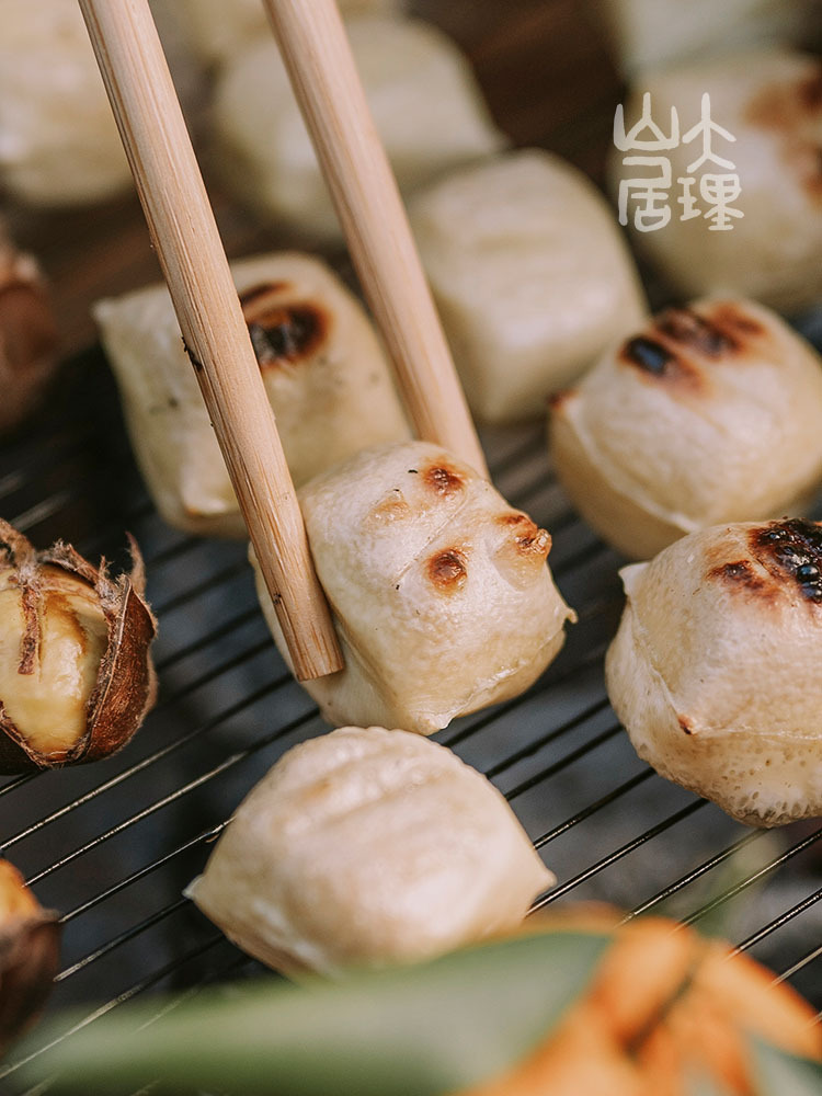 大理山居石屏包浆豆腐云南包浆豆腐爆浆小豆腐烧烤豆腐美食小吃