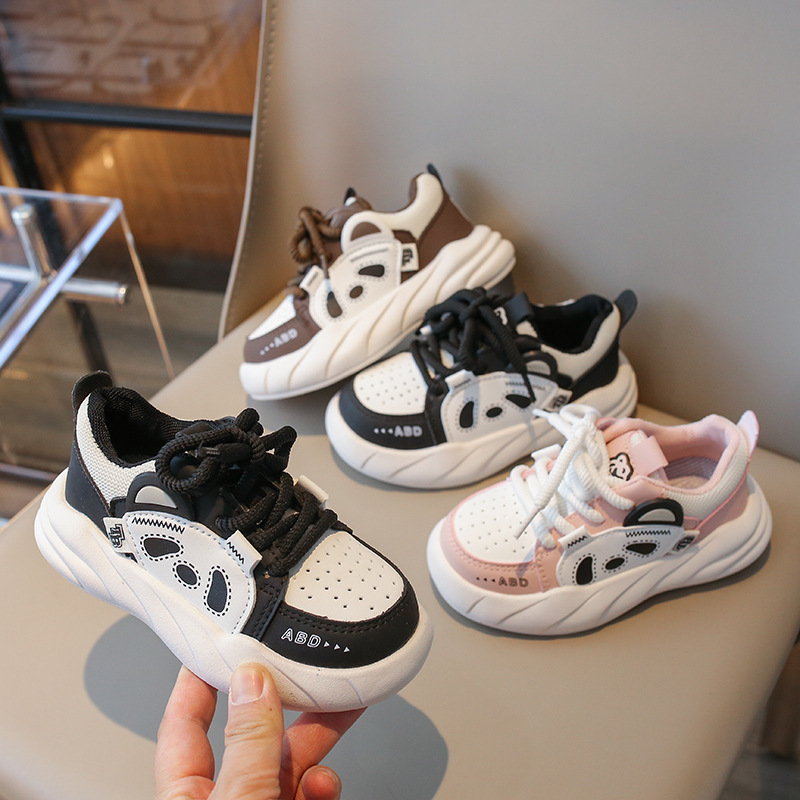 2025 Primavera y otoño Nuevos zapatos de panda de dibujos animados Suela suave antideslizante Zapatos deportivos para niños pequeños, medianos y grandes Venta al por mayor Zapatos individuales para niños
