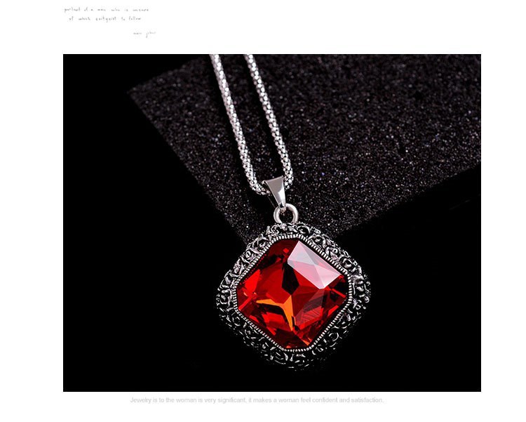 Korean Fashion Autumn And Winter Crystal Sweater Chain Female Cross-border All-matching Long Clothing Accessories Love Necklace Factory Direct Sales display picture 5