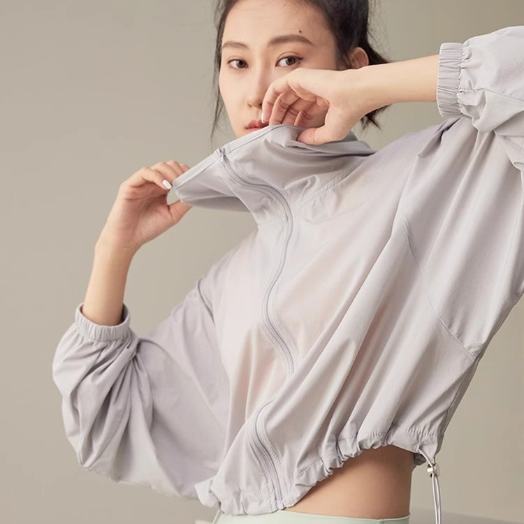 Ropa de protección solar para mujeres verano 2025 nueva ropa de piel de hielo de hilo original suelta y ligera ropa deportiva transpirable chaqueta de mujer