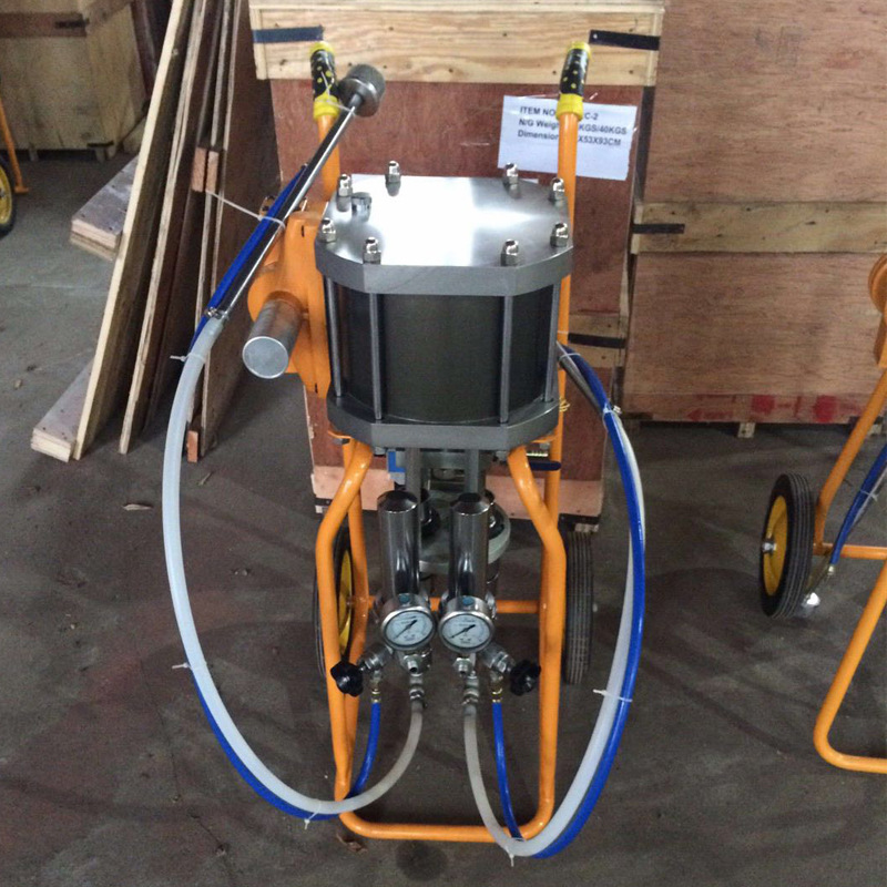 山东工厂聚氨酯外墙发泡机 CNMC-65高压黑白组合料外墙保温发泡机