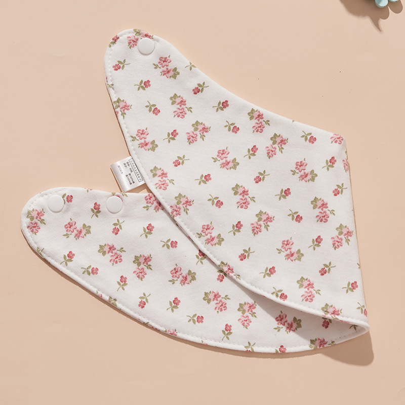 Small flower bush [crescent bib]