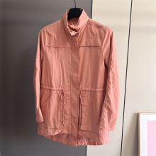 9862缘单！女装早秋薄款轻便立领隐藏帽抽绳收腰休闲中长款风衣