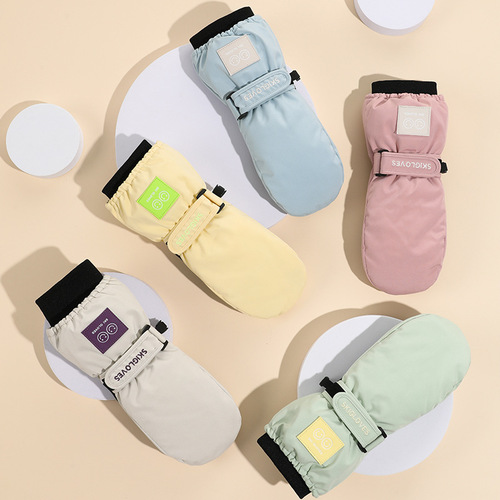 Wholesale autumn and winter children's warm ski gloves winter riding water-repellent children's sports non-slip touch screen for boys and girls