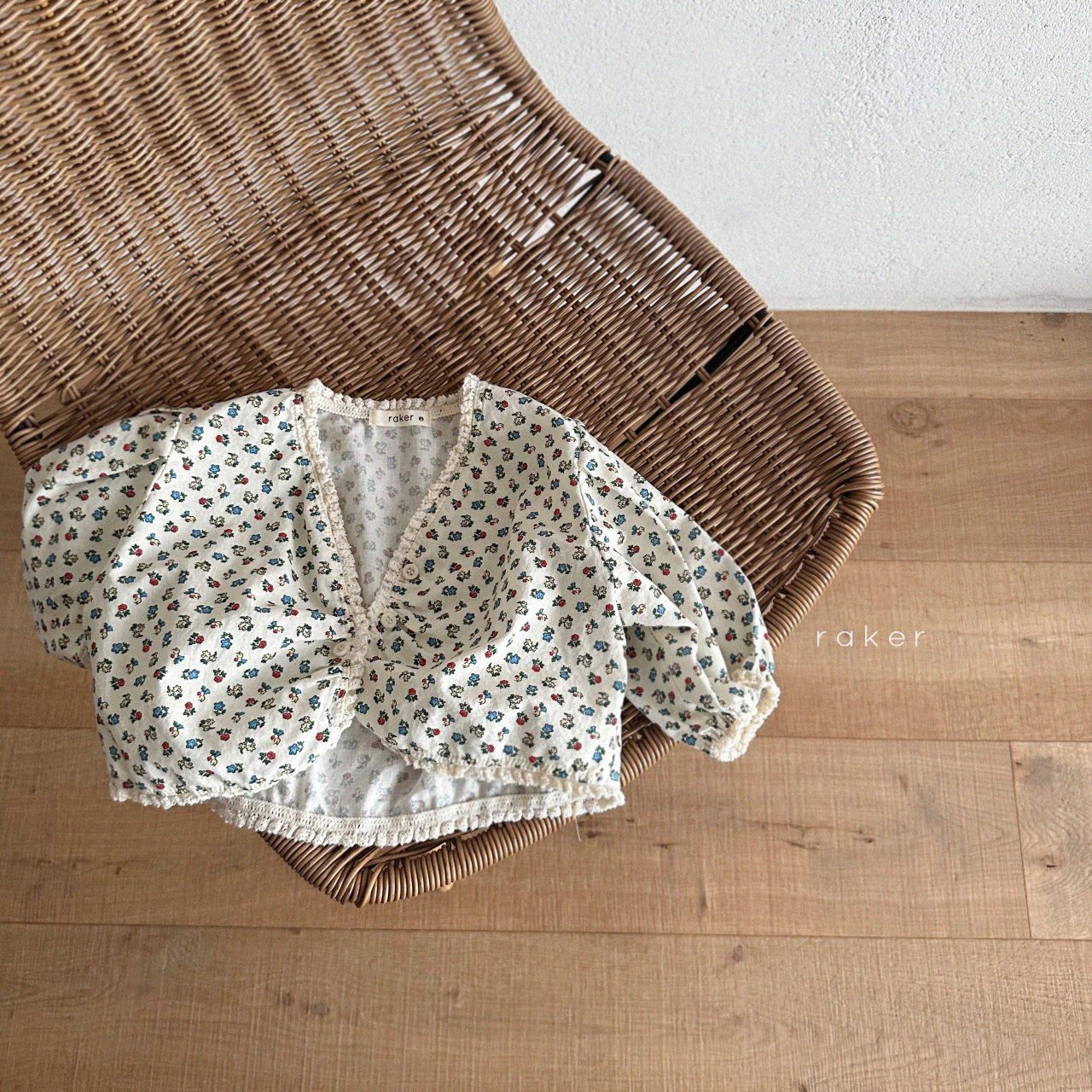 Ropa de salida para bebés Ropa de primavera para niños Estilo de primavera Ropa para niños coreanos Abrigo de encaje para bebés para niñas