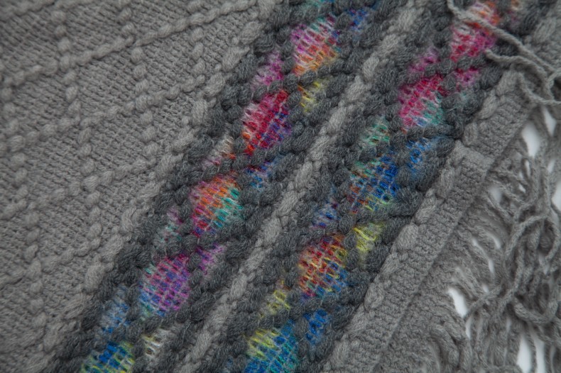 Mantella unisex vintage in maglia tinta unita in stile etnico_voghion.com