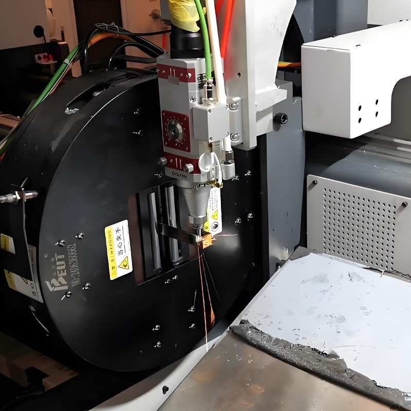 パイプ切断機ソース工場全自動丸パイププロファイル鋼 CNC 開口部ファイバーレーザーパイプ切断機 3000 ワット|undefined