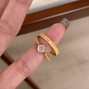 New Gold Small Square Diamond Star Mans Ring Women's Niche Super Flash Light Luxury All-match Stacked Ring High-end Design