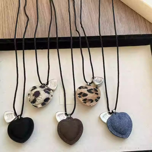 Leather love letters leopard print braided rope necklace autumn and winter high-end sweater chain personalized fashionable new jewelry for women